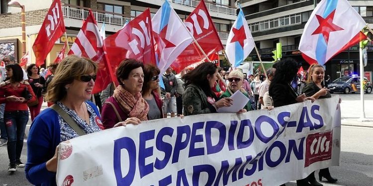 Mobilización contra os despedimentos do grupo Eroski en Vigo