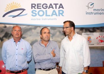 Veinte embarcaciones impulsadas con energía solar compiten en Baiona