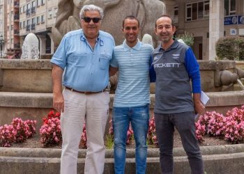 El Rápido de Bouzas encomienda a Borja Jiménez el reto de la permanencia en Segunda B