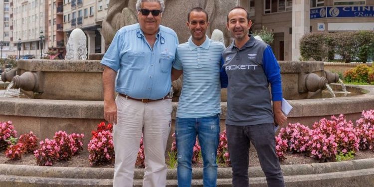 El Rápido de Bouzas encomienda a Borja Jiménez el reto de la permanencia en Segunda B