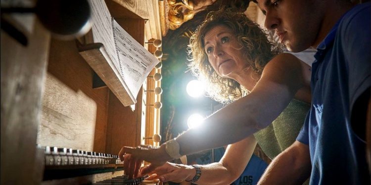 Diez pianos simultáneos en el Puente Internacional para unir Tui y Valença