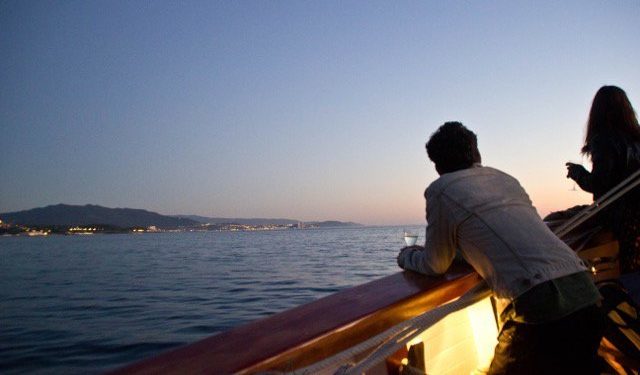 Ocho puestas de sol desde la ría con música, enología y gastronomía gallega