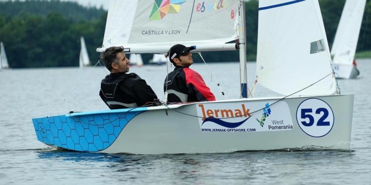 Los vigueses Cabello y Lago ganan el Mundial de Vaurien en Polonia