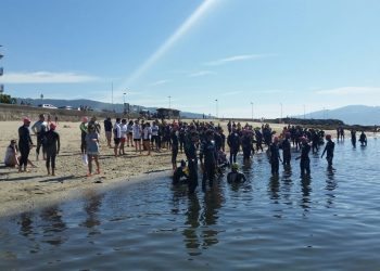 Davila y Goyanes se imponen en la Travesía a Nado de la Ría