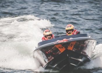 O Marisquiño 2017 se lanza al mar siendo sede del Europeo de motonáutica