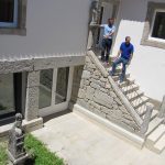 170809 Rodal y Bahamonde no Patio dos Peregrinos do novo Arquivo Histrico e Biblioteca Municipal de Baiona_02