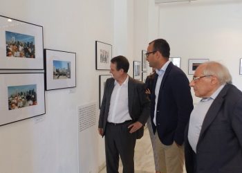 «Carlos Casares e a fotografía», a faceta menos coñecida do escritor