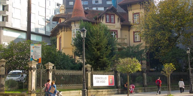 La oposición exige el mantenimiento de la Casa da Xuventude y alerta de un posible cierre