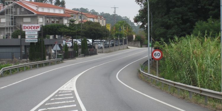Cazan a un conductor novel circulando a 150 km/h en un tramo limitado a 60