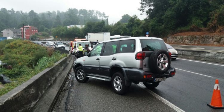 Dos heridos y siete accidentes en una jornada negra en la autovía entre Vigo y Tui