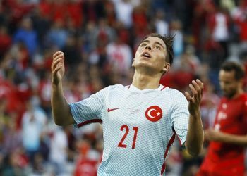 Emre Mor llega a Vigo para fichar por el Celta