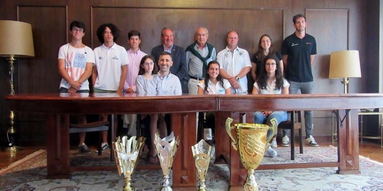 El Náutico recibe en Vigo a su flota mundialista de Vaurien