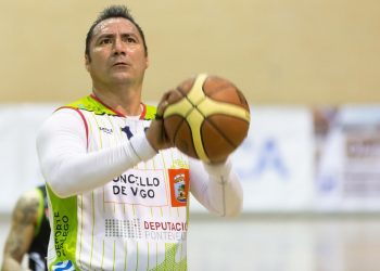 El mexicano Salvador Zavala renueva con el Amfiv