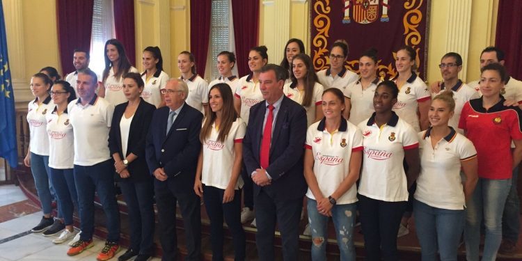 Prades, Gutiérrez y Carrera, concentrados con las ‘Guerreras’