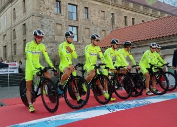 El Rías Baixas, segundo en la contrarreloj por equipos de la Volta a Galicia