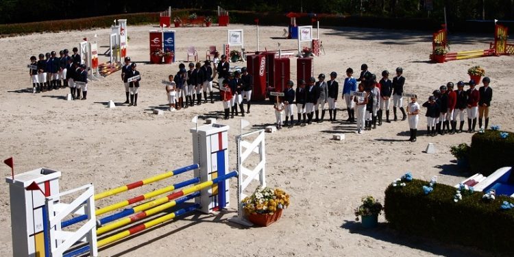 Gloria Hevia gana la Copa Galaica, antesala del Gallego de Hípica