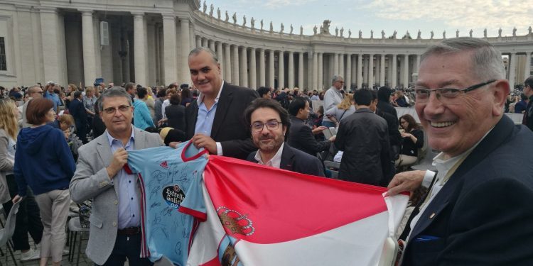 El Papa se queda sin lucir la camiseta del Celta