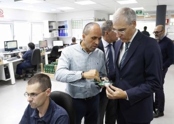 Conde destaca a aposta de Marine Instruments pola innovación