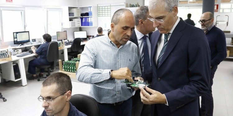 Conde destaca a aposta de Marine Instruments pola innovación