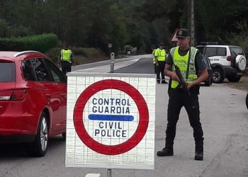 La Guardia Civil realiza un control antiterrorista en Tomiño