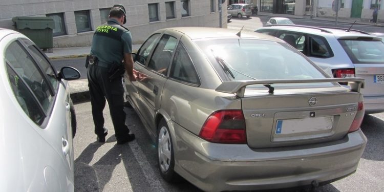 Detenido por intentar atropellar a su hijastro