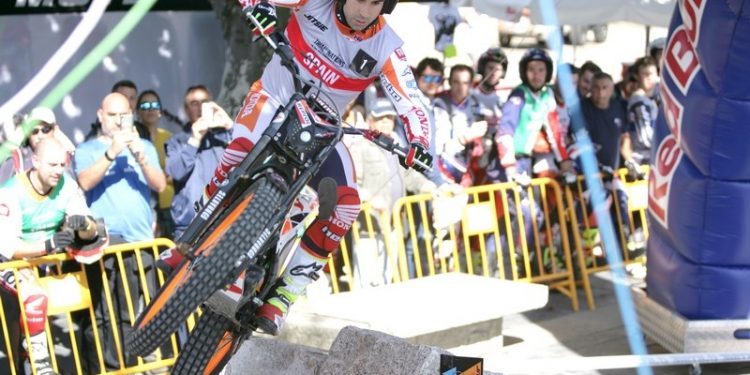 Toni Bou y Sandra Gómez brillan en Baiona