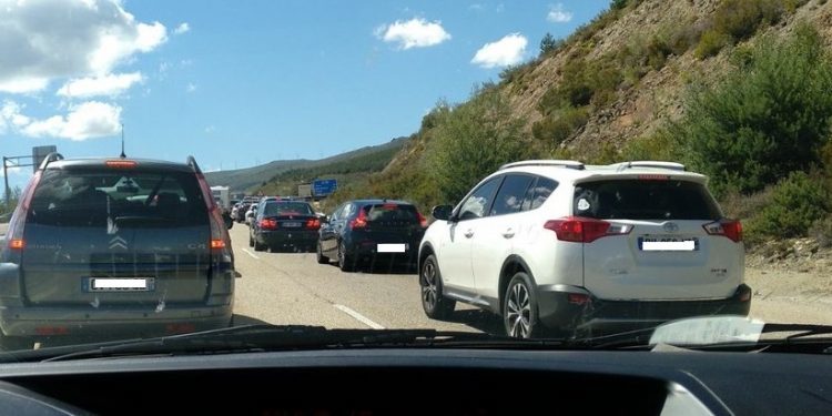 Fomento corta siete kilómetros de la A-52 durante cuatro días para asfaltar la calzada