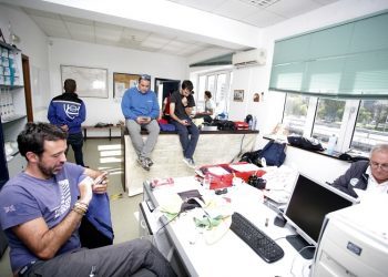 La alerta naranja suspende la primera jornada de la Semana del Atlántico