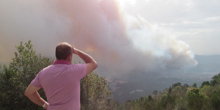Alerta en varias parroquias de Vigo por la cercanía del fuego