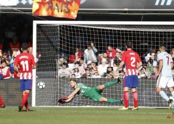 Trolebuses Simeone imparte un máster en Balaídos