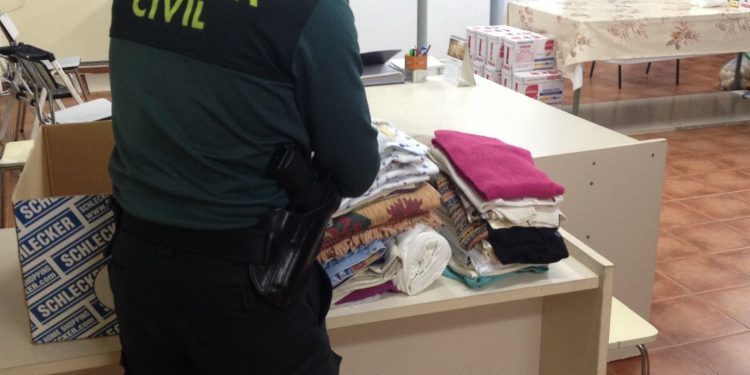 La Guardia Civil recibe ayuda para los afectados por los incendios: «No estáis solos»