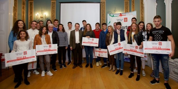 VIDE apoya con 20.000€ para becas a los deportistas vigueses de categoría sub-23