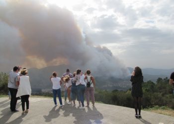 Suspendidas las clases este martes en dos centros de la comarca de Vigo