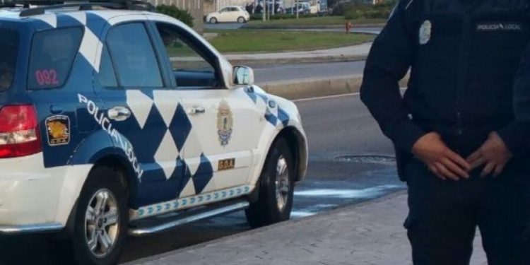 Detenido tras reventar la puerta de un comercio del centro de Vigo y llevarse la caja registradora