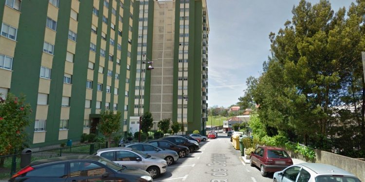 Al menos una persona herida en una explosión en un piso de Vigo