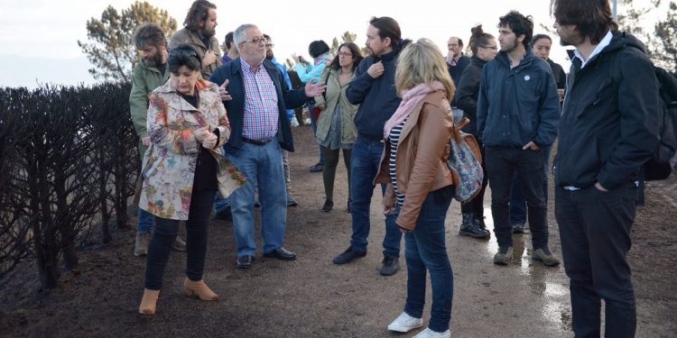 “Los bomberos y brigadistas han demostrado, junto a la ciudadanía, que están a un nivel más alto que los que dirigen las administraciones”