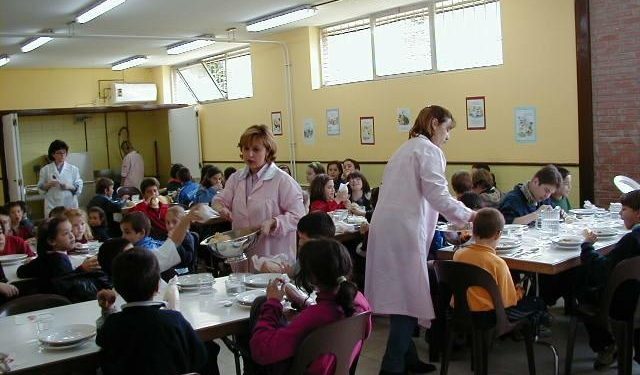 O Concello de Vigo concede 4.500 axudas de comedor e libros para este curso