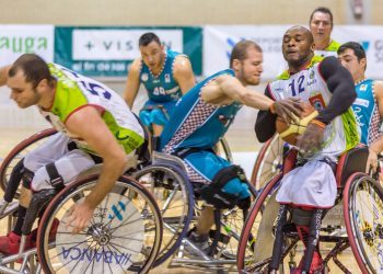 El Amiab, líder invicto, exhibe calidad y altura ante un descentrado Amfiv