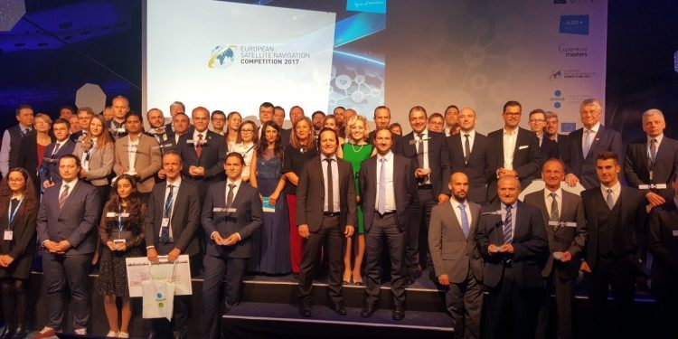 Un proyecto vigués para localizar a víctimas de grandes catástrofes gana un premio europeo