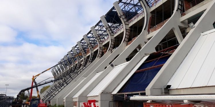 Caballero fija para mediados de enero la instalación de la cubierta de Río