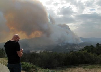 «Los brigadistas nos vamos al paro y contratan a personal privado para recuperar los montes de los incendios»