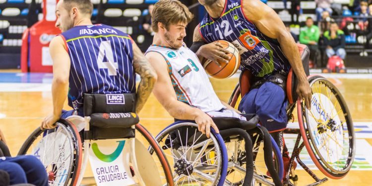 Duelo en la cumbre entre equipos opuestos en el Pabellón Pablo Beiro