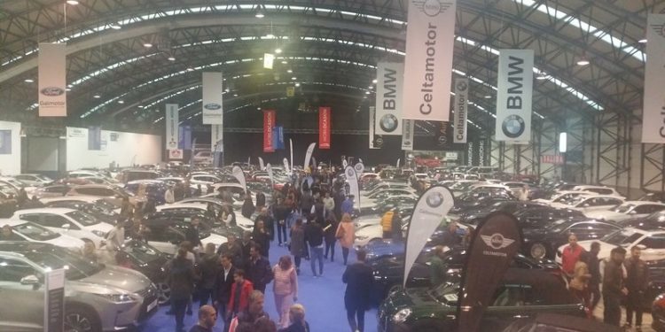 El Salón Caroutlet Vigo recibe a 16.000 personas y vende 350 vehículos
