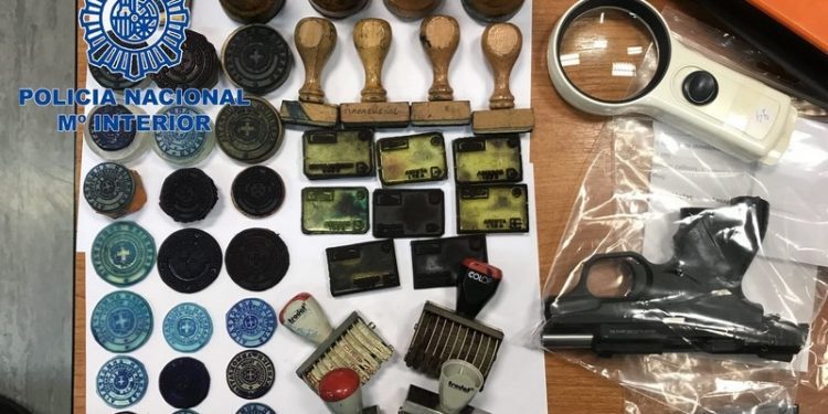 Pasaportes y DNIs robados en Salvaterra para una red criminal de tráfico de personas