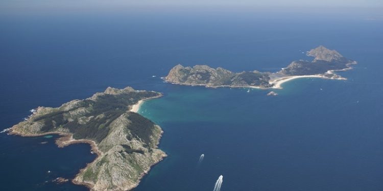 A Xunta propón regular por primeira vez os usos do medio mariño nas Illas Atlánticas