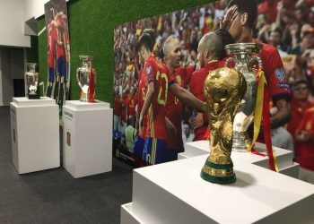 Iago Aspas, Jorge Otero e os títulos da selección española apadriñan a nova sede da Federación Galega en Vigo