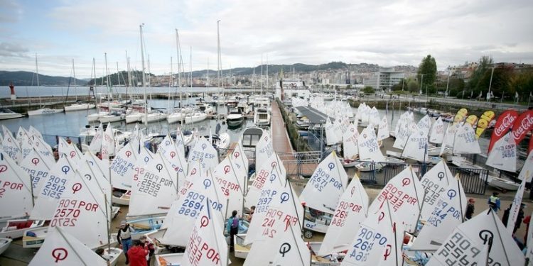 Primera jornada en blanco del Meeting Cidade de Vigo de Optimist por falta de viento