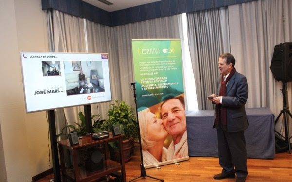 Un grupo vigués crea un sistema de comunicación para mayores a través de la TV