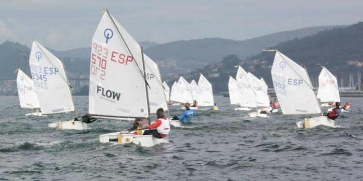 El Meeting Cidade de Vigo de Optimist reúne a 315 regatistas de tres continentes