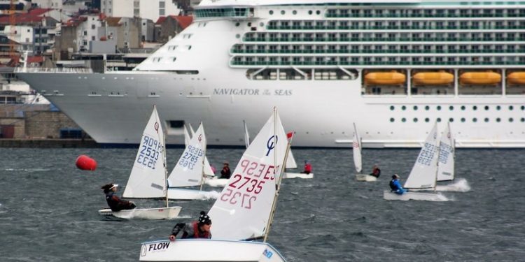 Álex Tormo manda después de las tres primeras regatas el Meeting Cidade de Vigo
